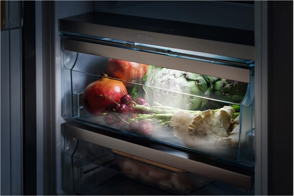 Miele K 7798 C Rechts