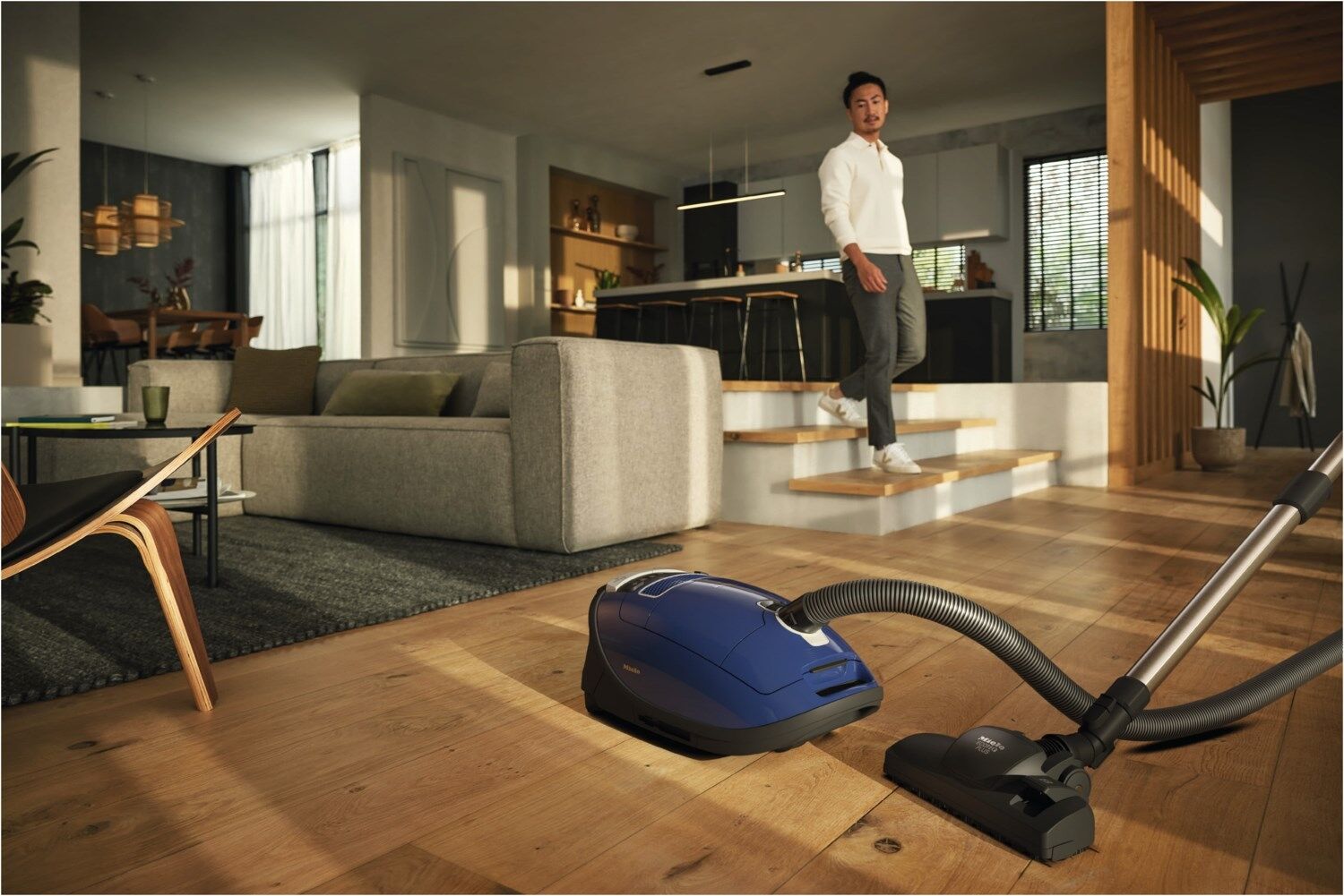 Miele Bodenstaubsauger Complete C3 Starlight EcoLine (Marineblau 