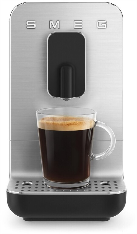 SMEG Kaffeevollautomat BCC11BLMEU